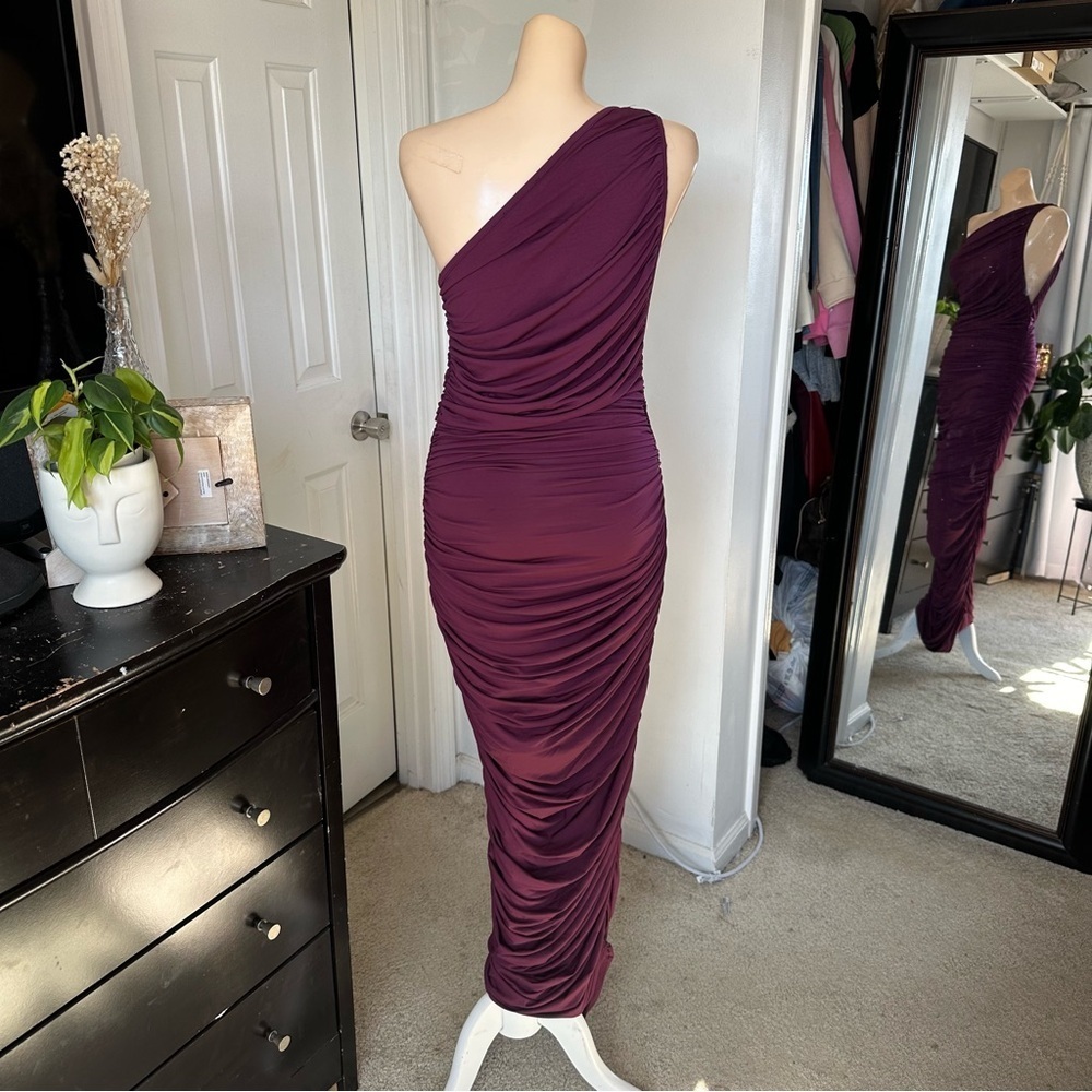 LULU’S EFFORTLESS MAGNETISM RUCHED ONE SHOULDER MAXI DRESS - Picture 12 of 15
